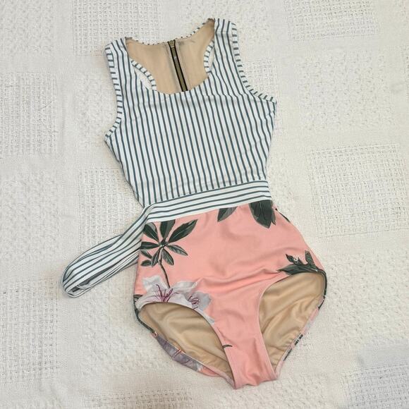 Albion XS Fit Island Fever back tie one piece swimsuit SW 3005 - Picture 8 of 11